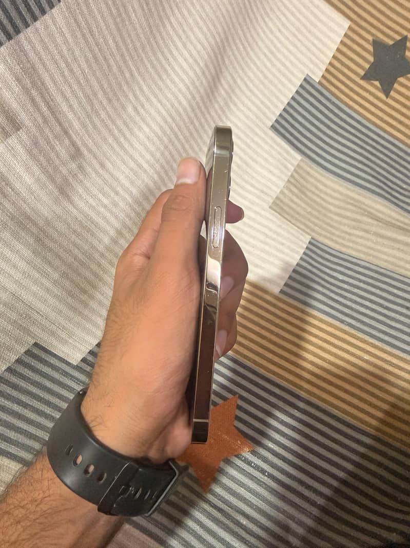 Apple iPhone 12 Pro 3