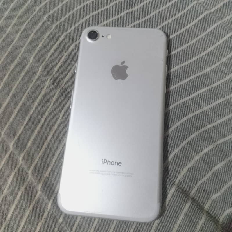 Apple iPhone 7 0