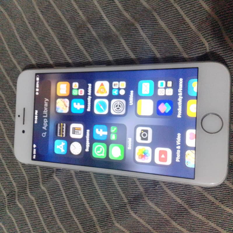 Apple iPhone 7 3