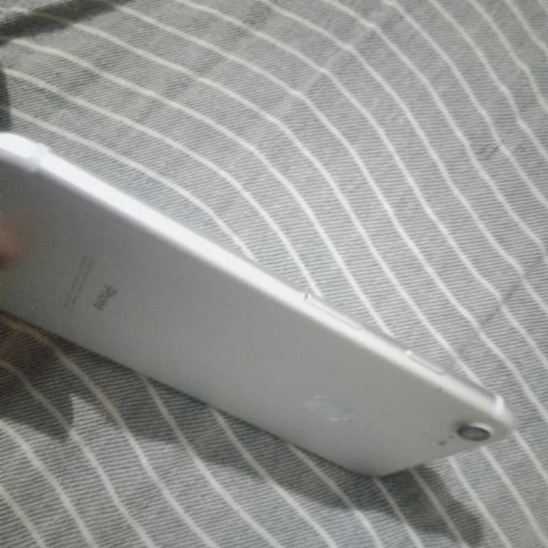 Apple iPhone 7 4