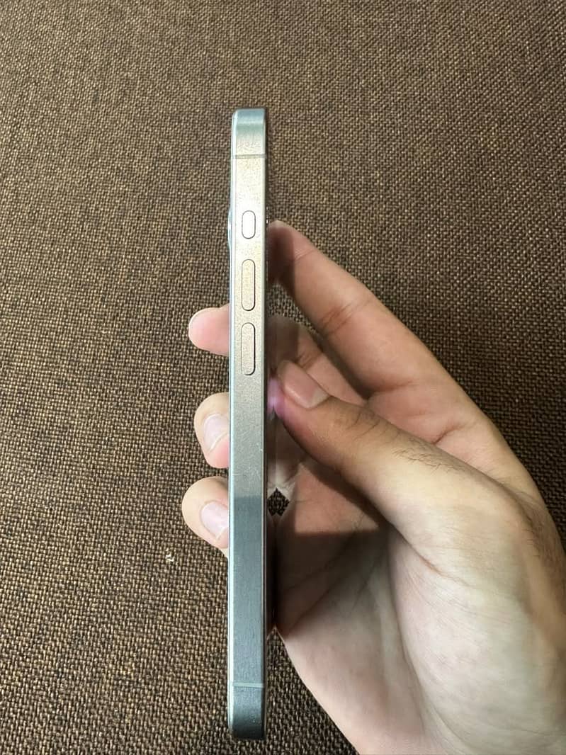 Apple iPhone 15 Pro 1