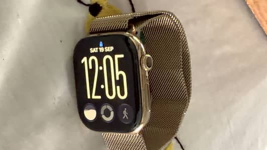 Apple Watch series 11 Gold titanium