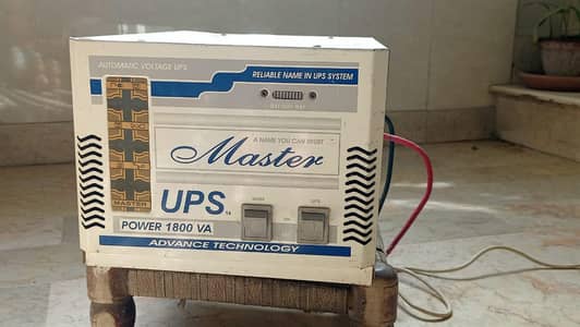 Master UPS 1800VA . . . . .
