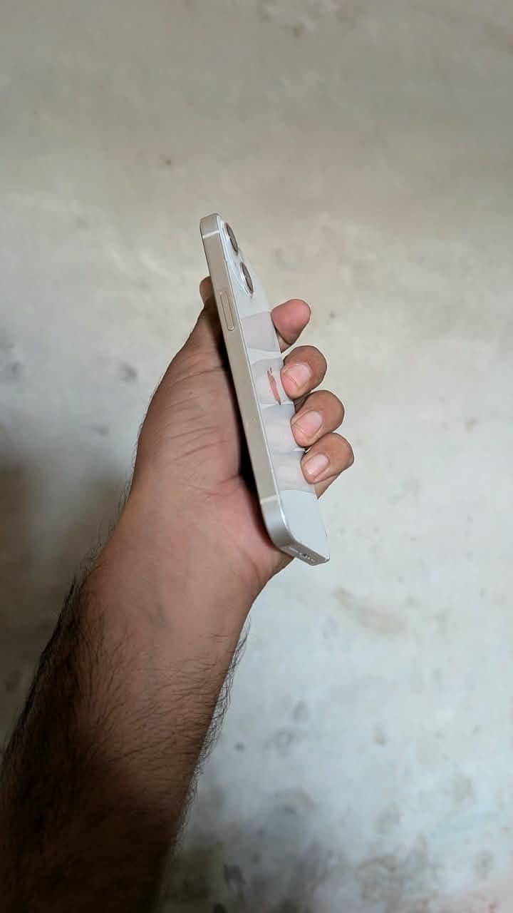 Apple iPhone 13 3