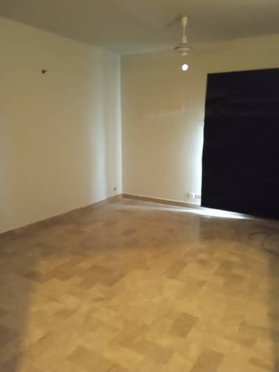 1 Kanal Full House Available For Rent In Main Cantt.