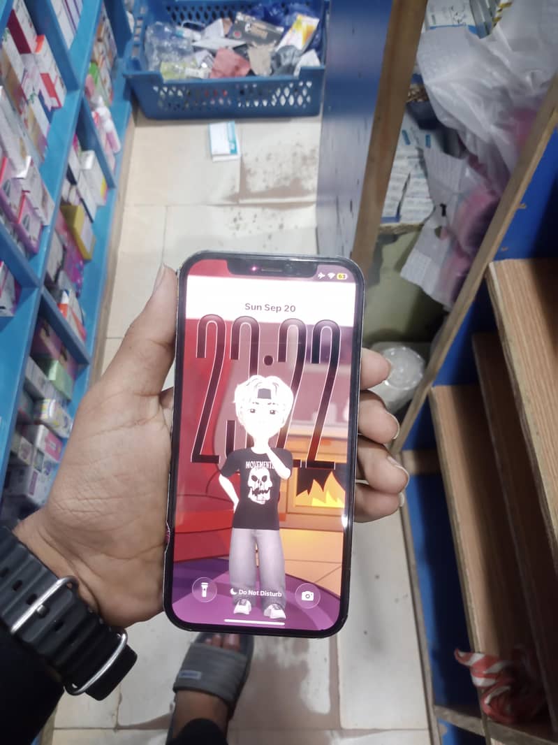 Apple iPhone 12 3