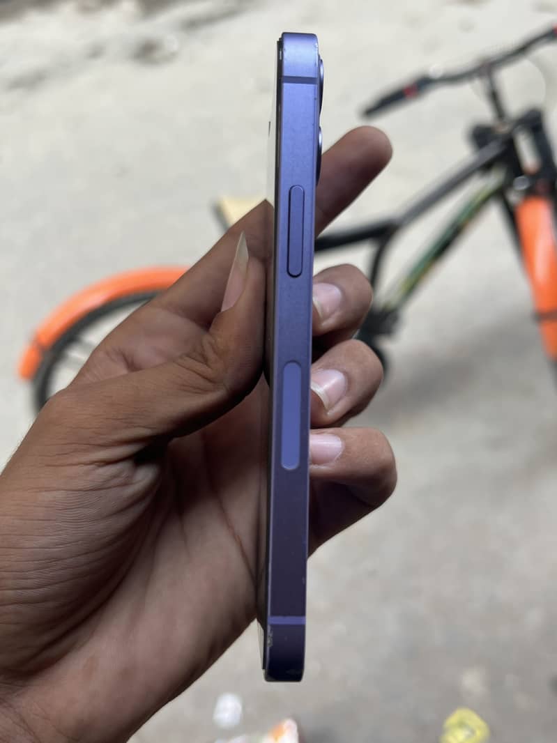 Apple iPhone 12 mini 3