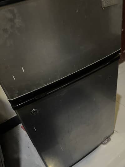 Refrigerator two door mini