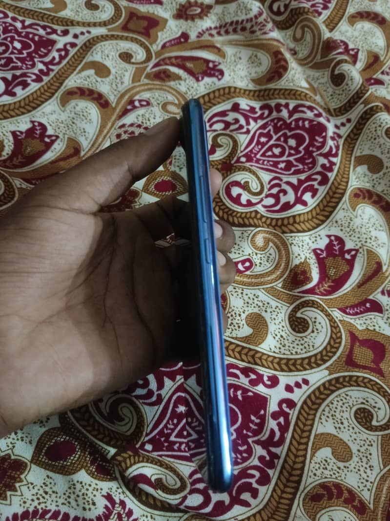Vivo V21e 4