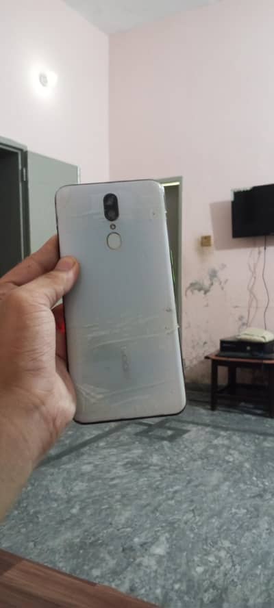 OPPO F11.8/256 only olx contact