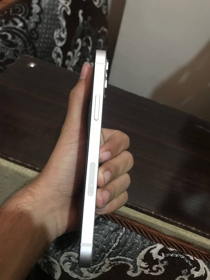 Apple iPhone 12 2