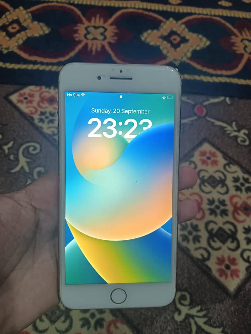 Apple iPhone 8 Plus 1