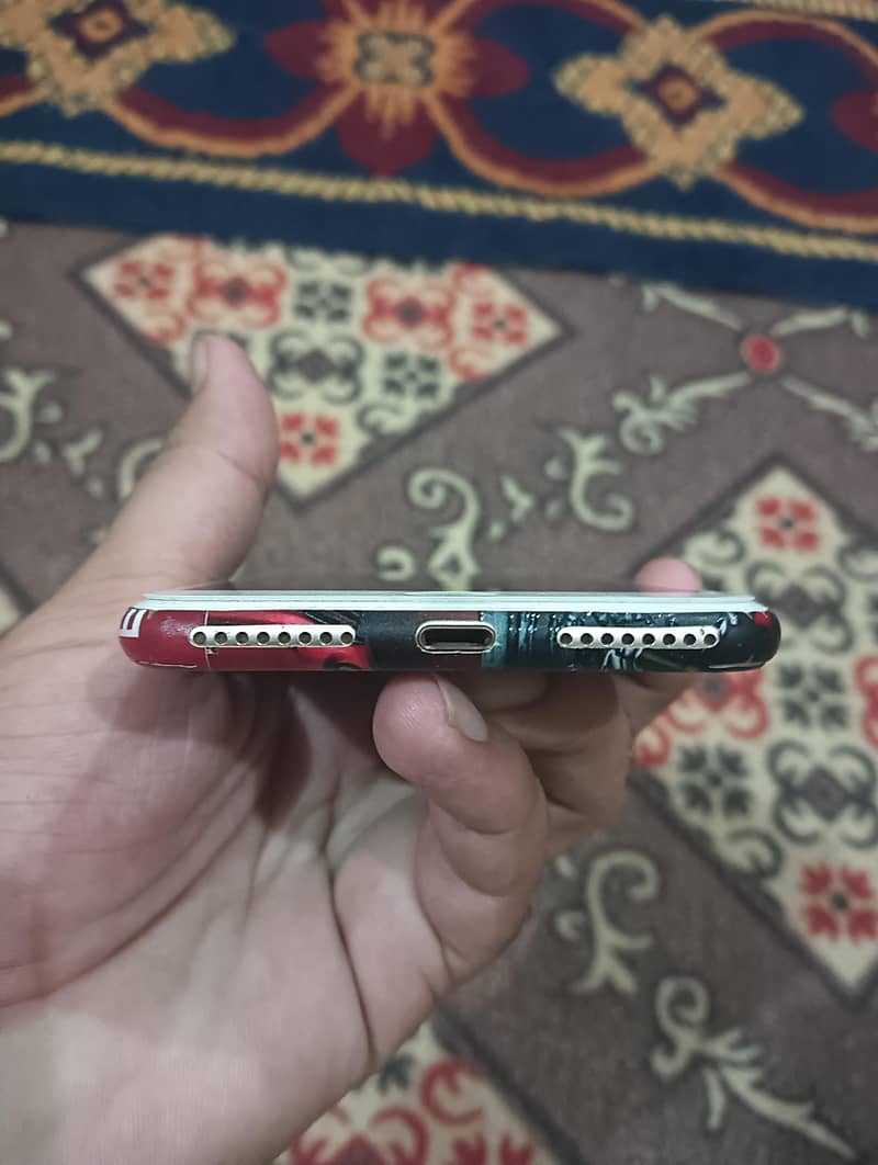 Apple iPhone 8 Plus 3