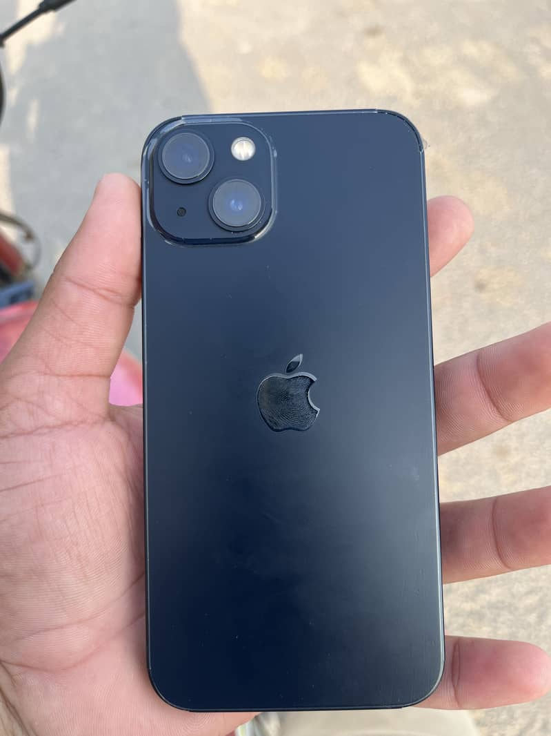 Apple iPhone 13 4