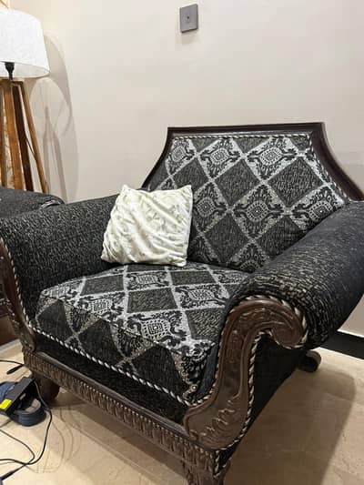 Sofa set 5 seater with center table