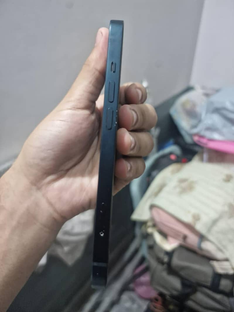 Apple iPhone 13 1