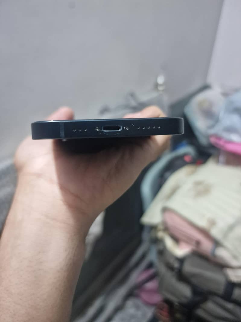 Apple iPhone 13 4