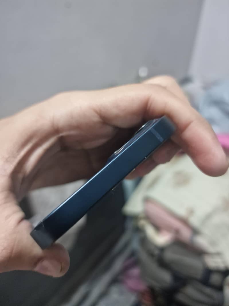Apple iPhone 13 5