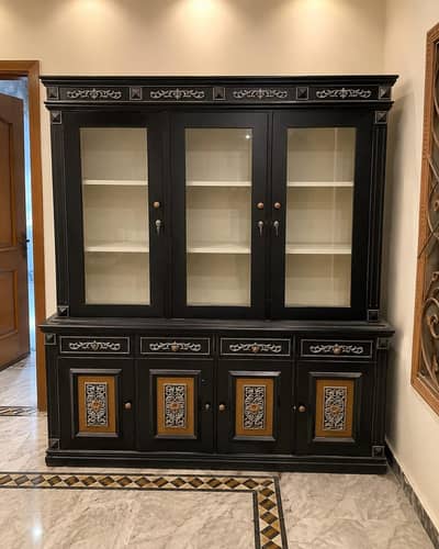wooden crockery showcase cabinet — Solid Wood — Excellent Condition