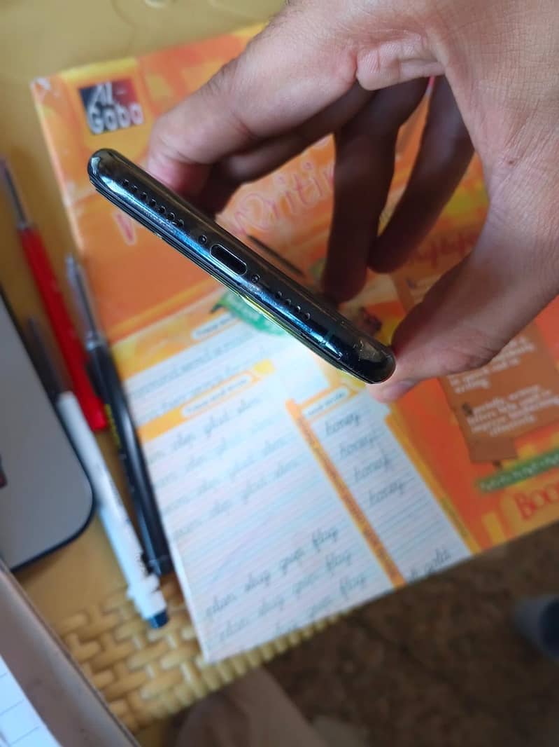 Apple iPhone 11 Pro Max 5