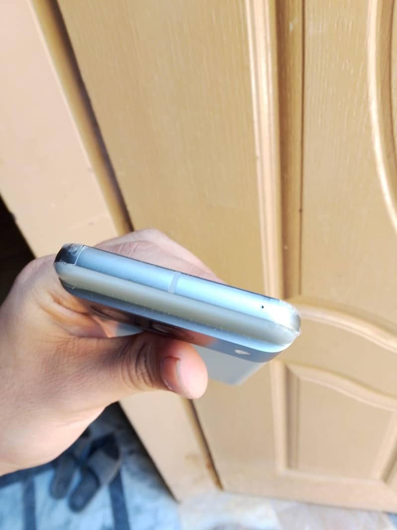 Google Pixel 8 3