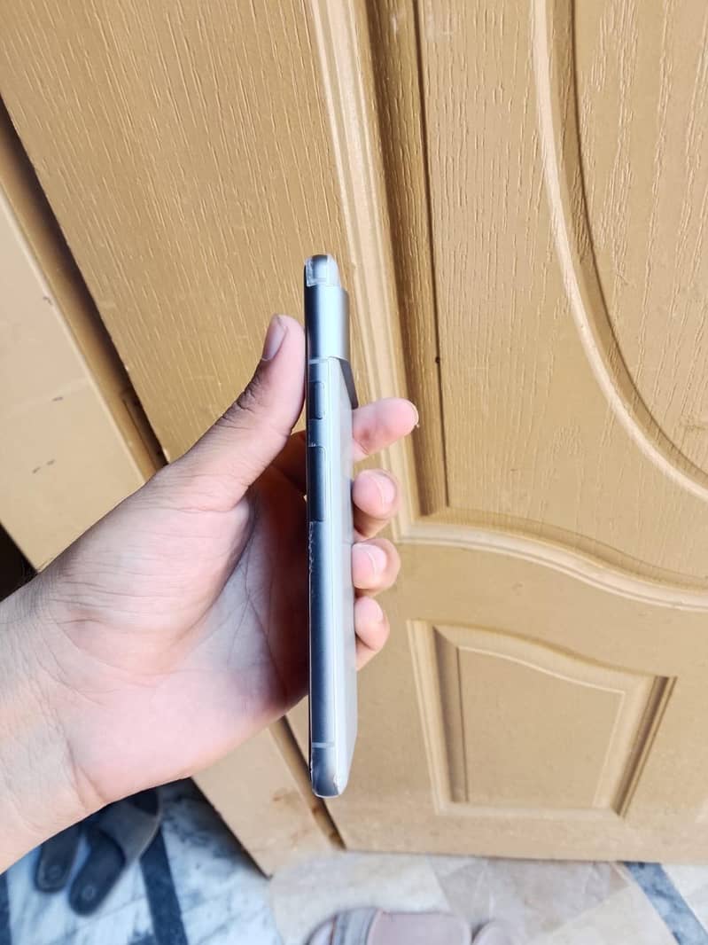 Google Pixel 8 4
