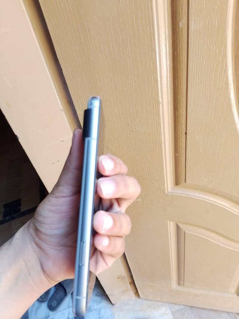Google Pixel 8 5