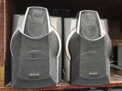 Aiwa speakers built in sub woofer