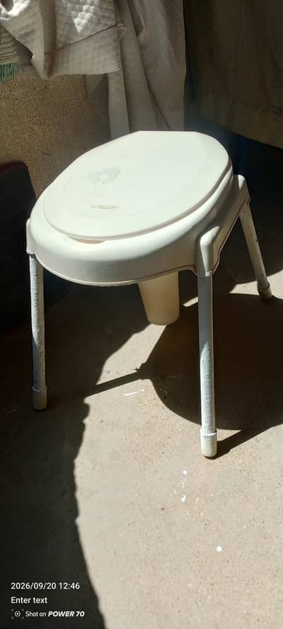 commoud chair