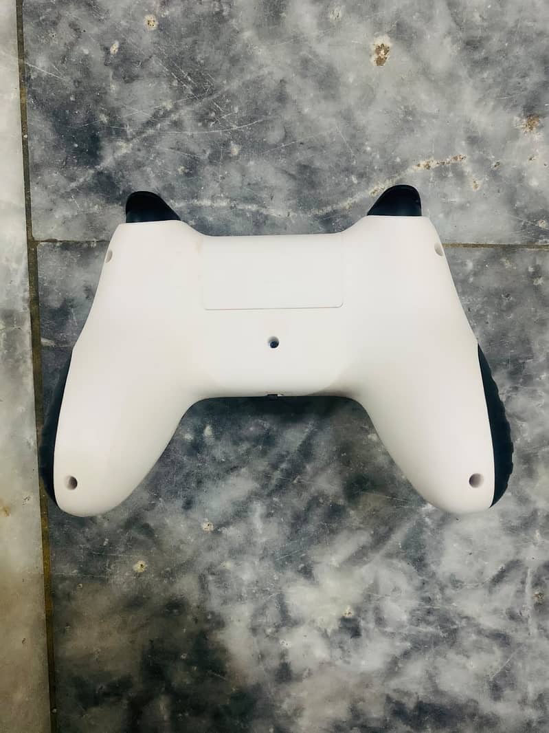 Wireless Gaming Controller – Excellent Condition 1