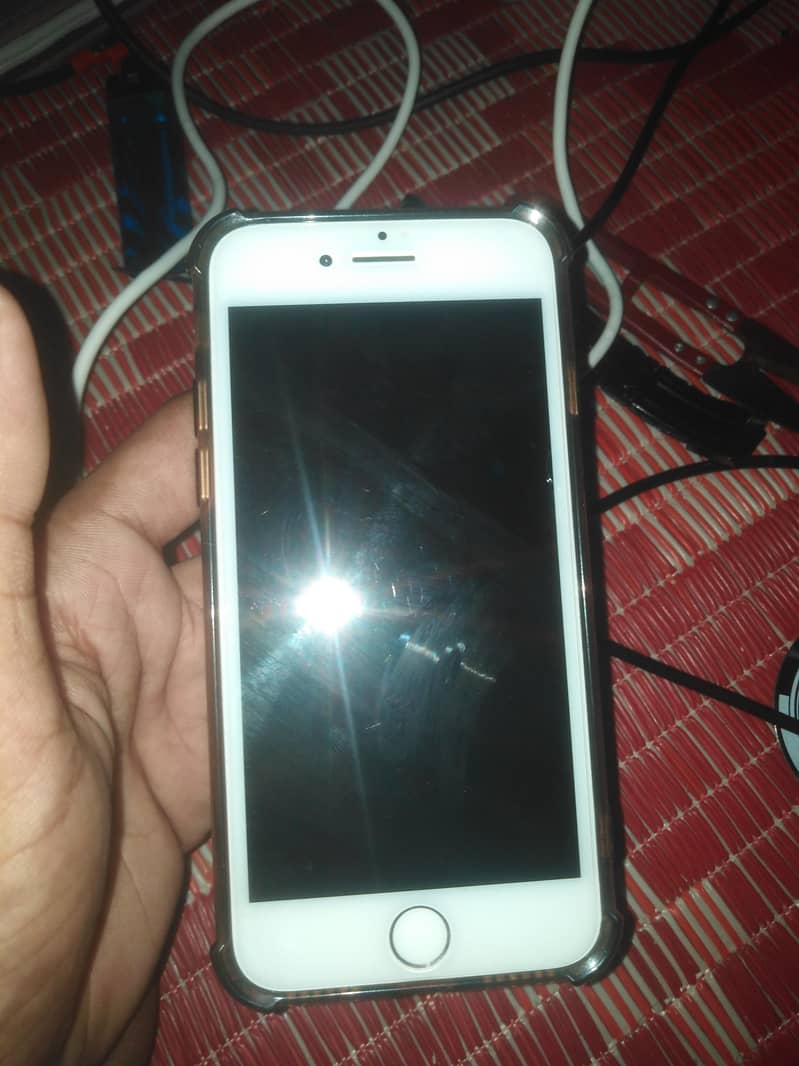 Apple iPhone 7 1