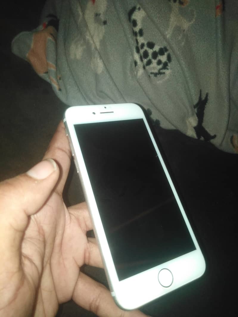 Apple iPhone 7 4