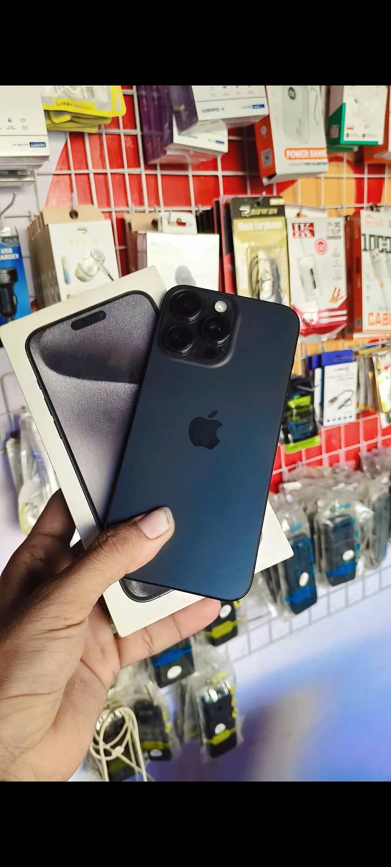 Apple iPhone 15 Pro Max 0