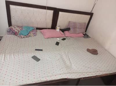 bith bed width 4'5 or bed ki length hai 6'5 with mattress