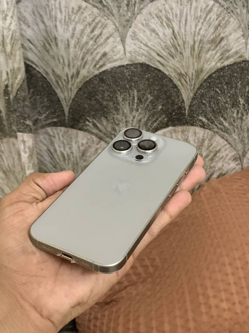 Apple iPhone 15 Pro 1