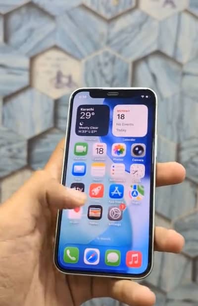 Apple iPhone 12