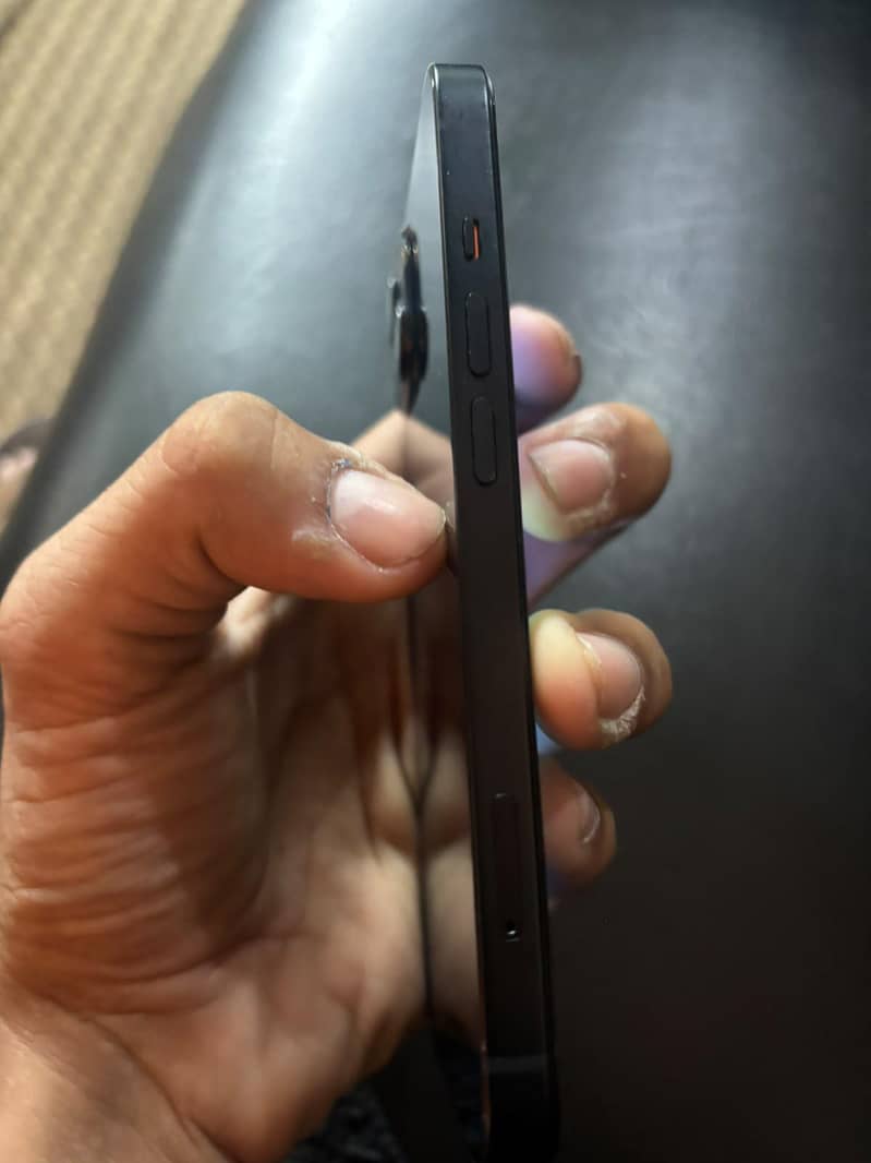 Apple iPhone 13 1