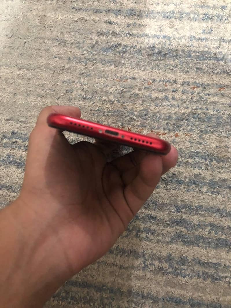 Apple iPhone 11 4