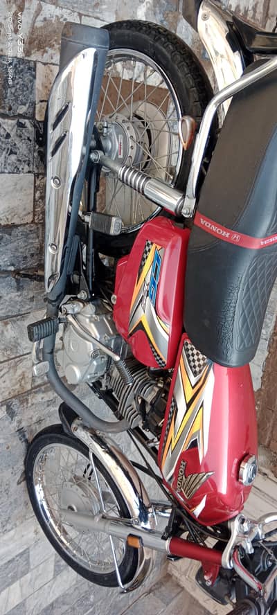 Honda 125 24/25 model urgent sale