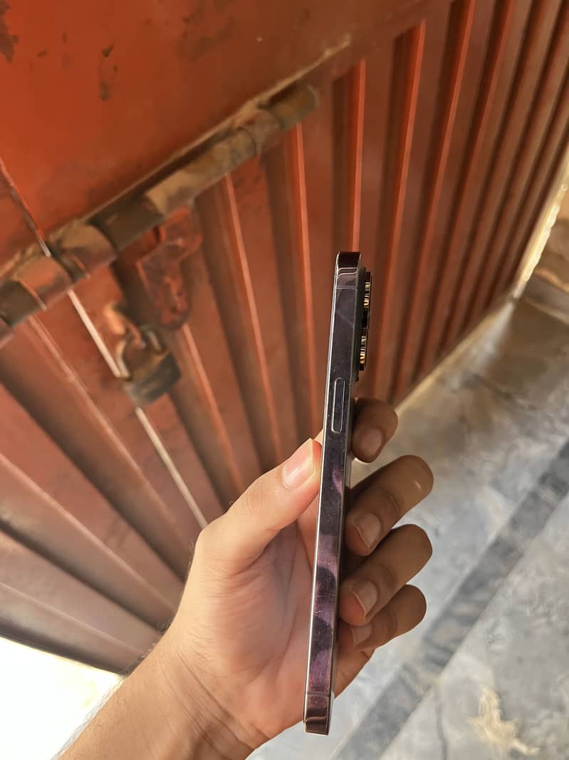 Apple iPhone 14 Pro Max 6