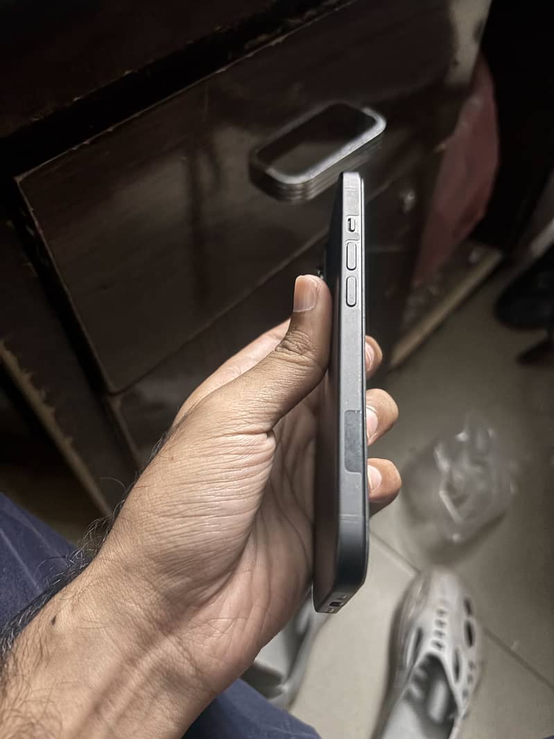 Apple iPhone 15 2