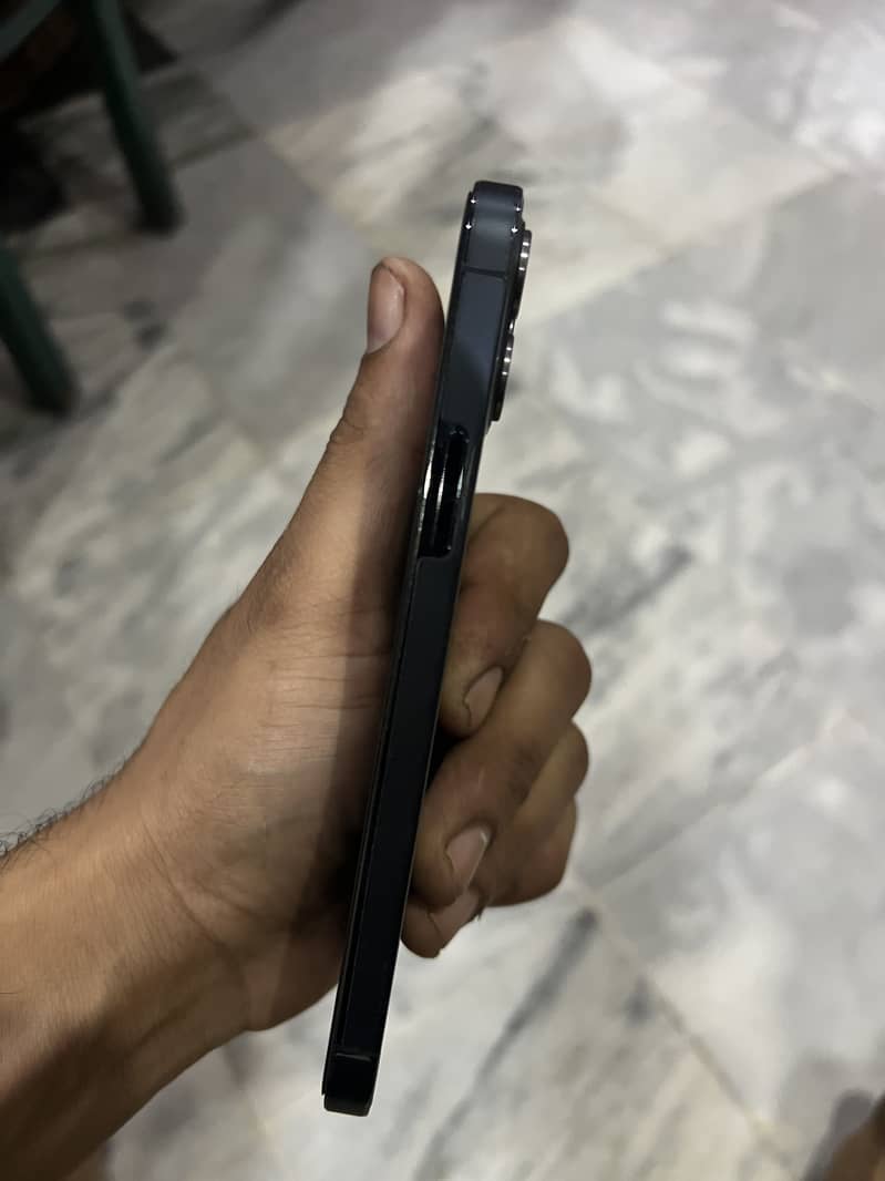 iPhone 12 Pro 4