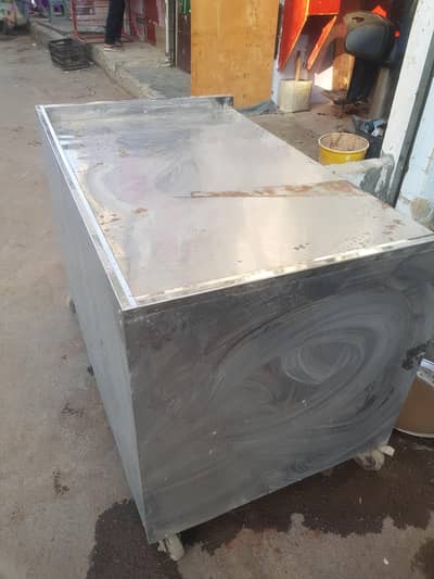 Tandoor + Salan Counter Roti counter