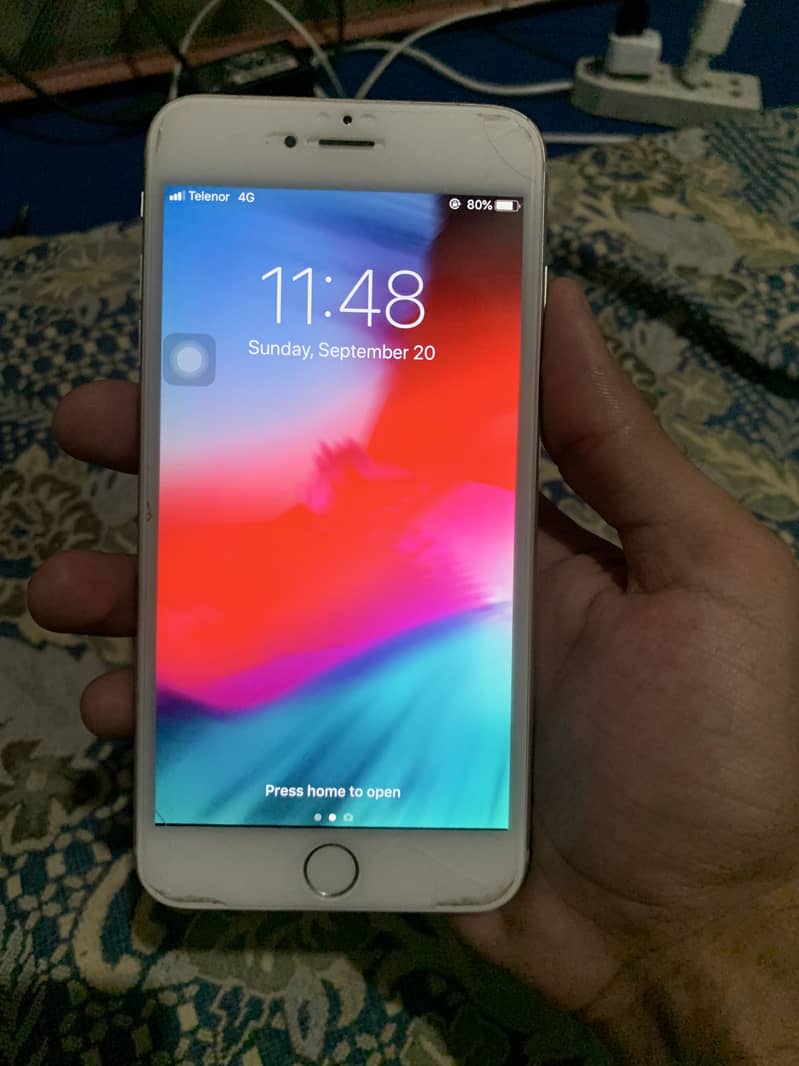Apple iPhone 6 Plus 0