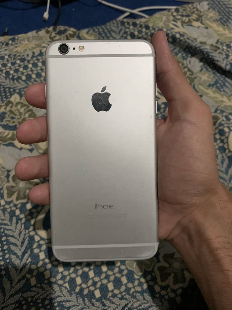Apple iPhone 6 Plus 1
