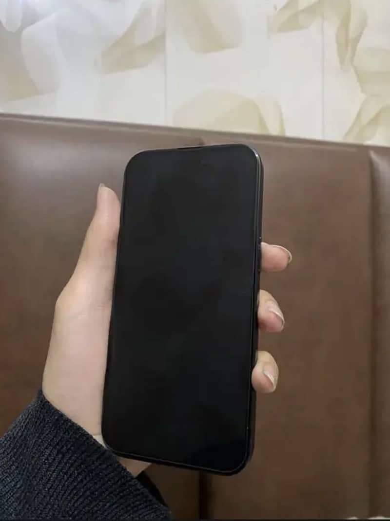 Apple iPhone 15 3
