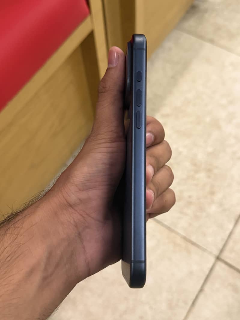 Apple iPhone 17 Pro Max 4