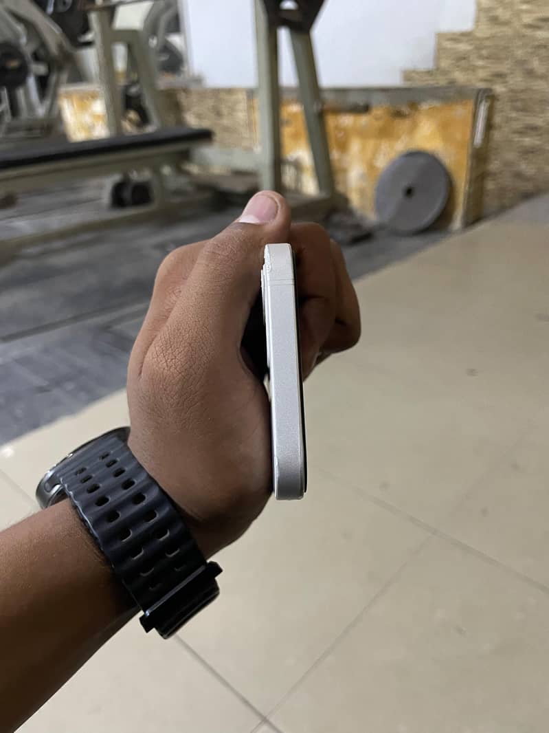 iPhone 12 5