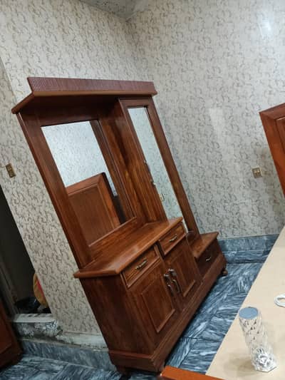 dressing table