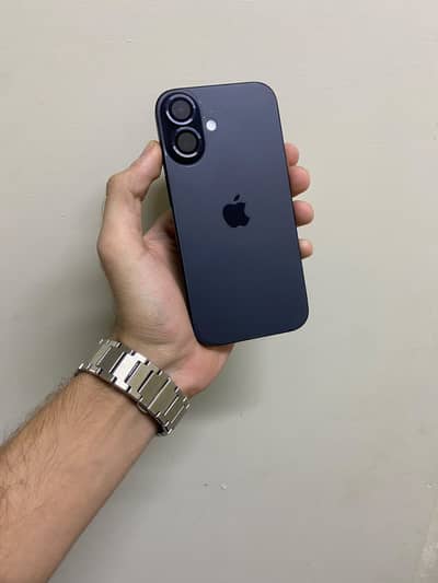 Apple iPhone 16